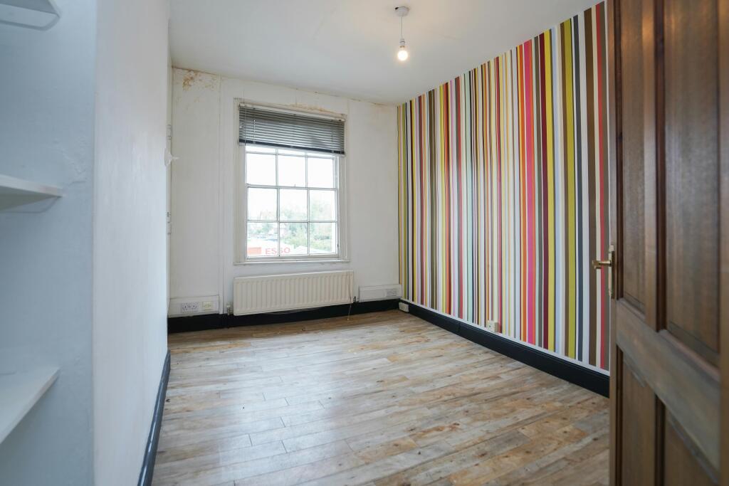 Tavistock St & Claren St - Upstairs office space-20.jpg