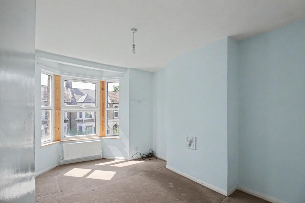 Apartment in London - View 3