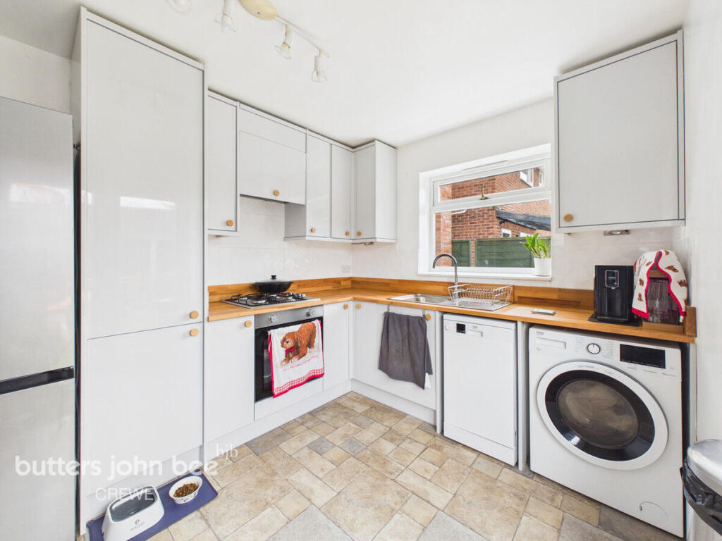 Canford Close, Crewe photo 3