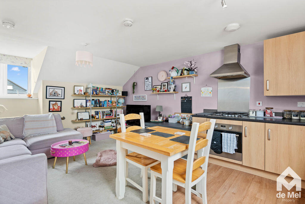 Apartment in Cheltenham, Bishop's Cleeve - View 3