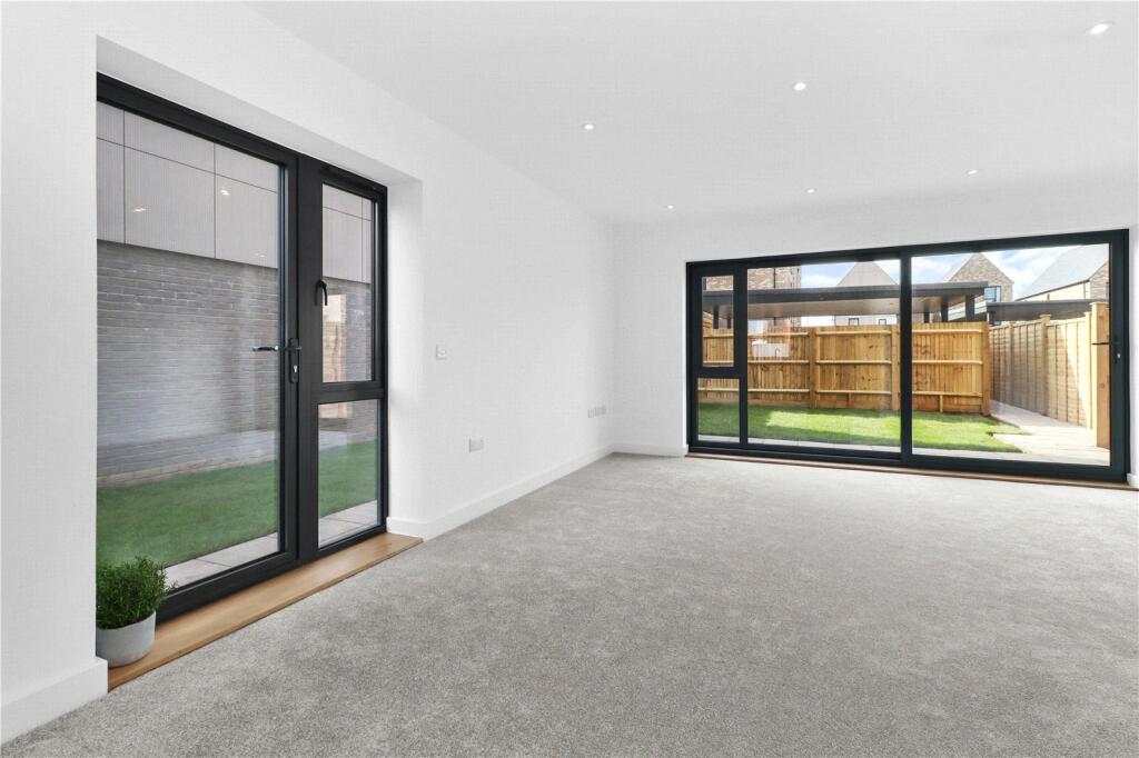 Macauley Drive, Eastbourne, East Sussex, BN23 photo 5