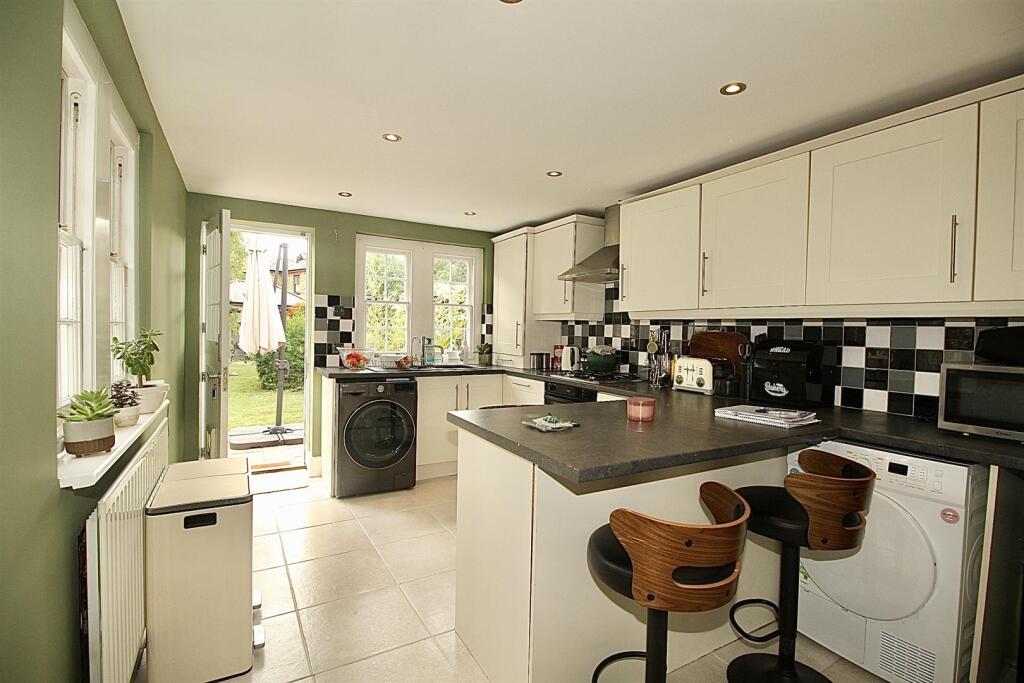House in Enfield - View 4