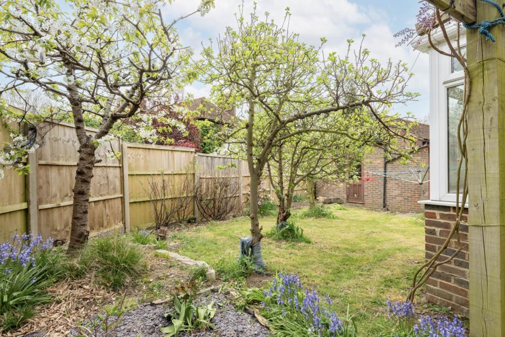 House in Horsham, Broadbridge Heath - View 2