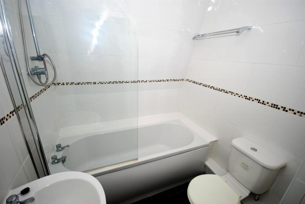 Apartment in Coventry - More