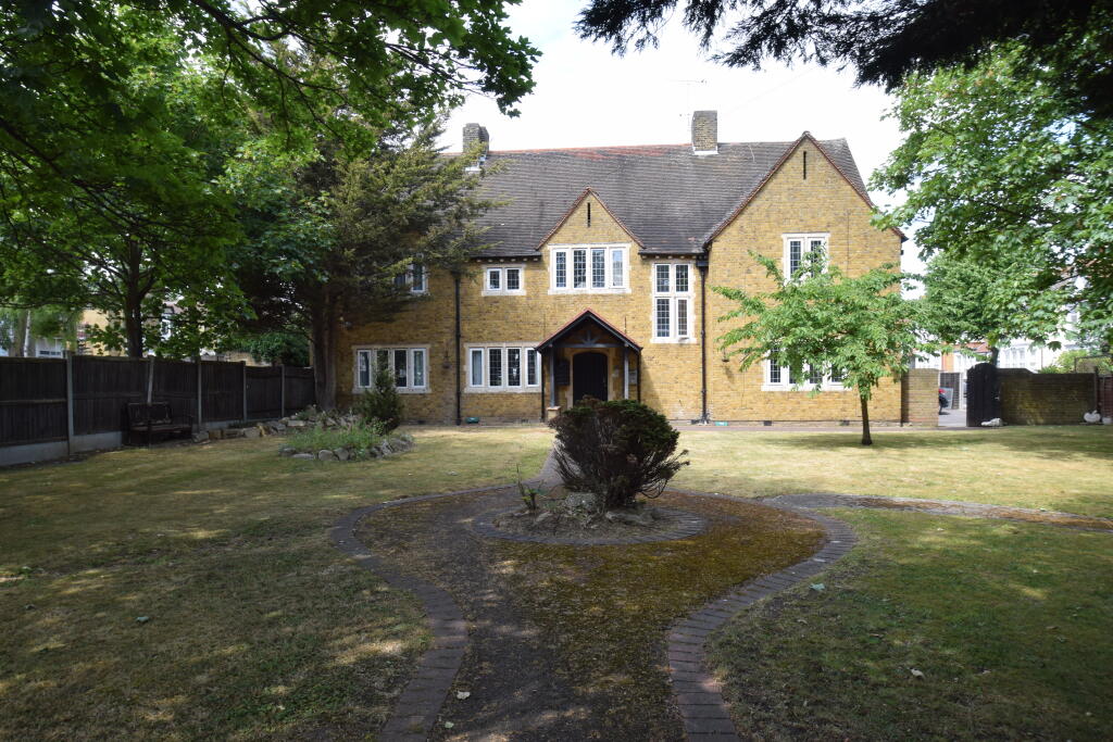 Main image of property: 29 Honiton Road, Southend On Sea, Essex, SS1