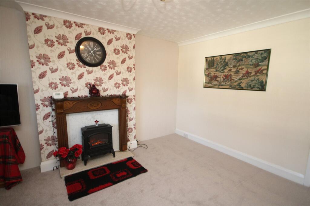 Lymington Road, Highcliffe, Christchurch, Dorset, BH23 photo 2