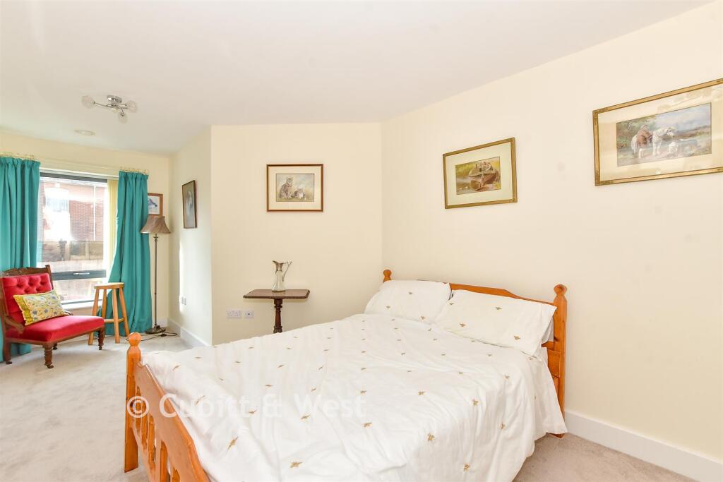 Apartment in Chichester, Midhurst - More
