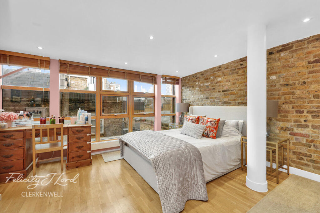 Main image of property: Leonard Street, Shoreditch, London EC2