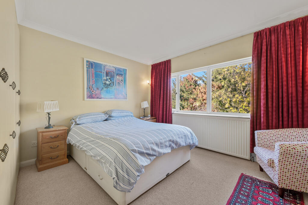 House in Kingston upon Thames - View 4
