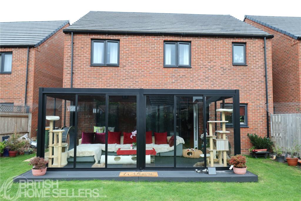 House in Llanwern, Glan Llyn - View 2