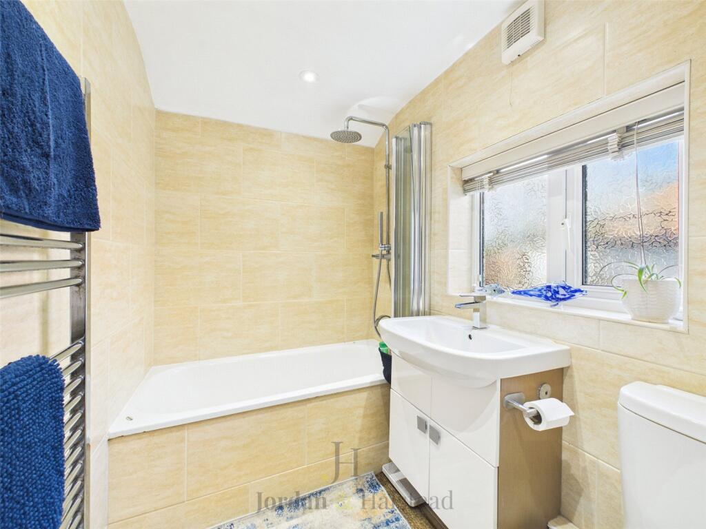 Delamere Road, Kingsley, Frodsham, Cheshire, WA6 photo 4