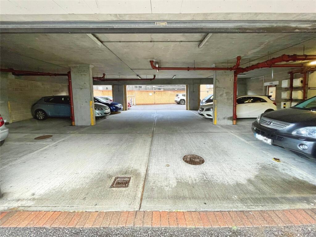 Southbury Court, South Street, RM1 photo 2