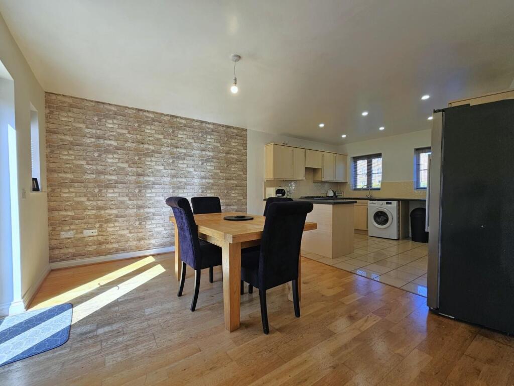Dent Close, St. Crispin, Northampton NN5 photo 2