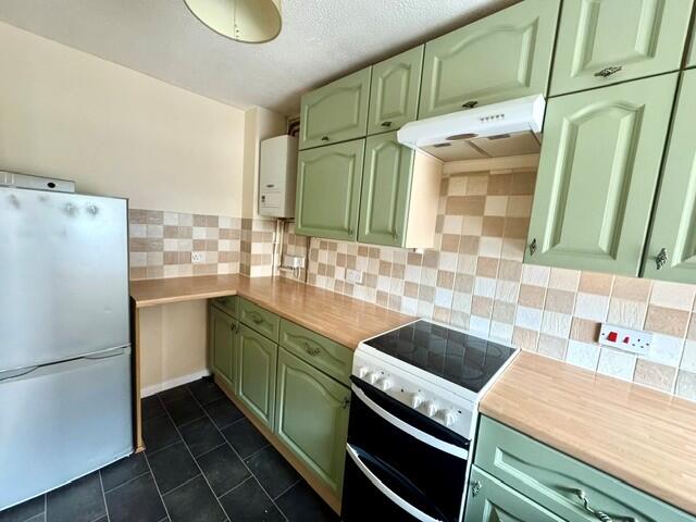 Dean Close, Wollaton, NG8 - View 3