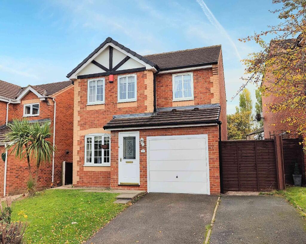 3-bed detached on 25 St. Thomas Gardens, Bradley, HD2 1SL, £299,950