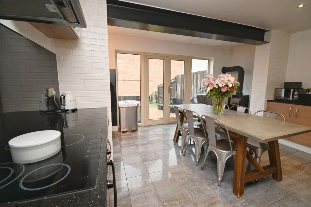 Barberry Court, Barnsley, S70 3RS photo 5