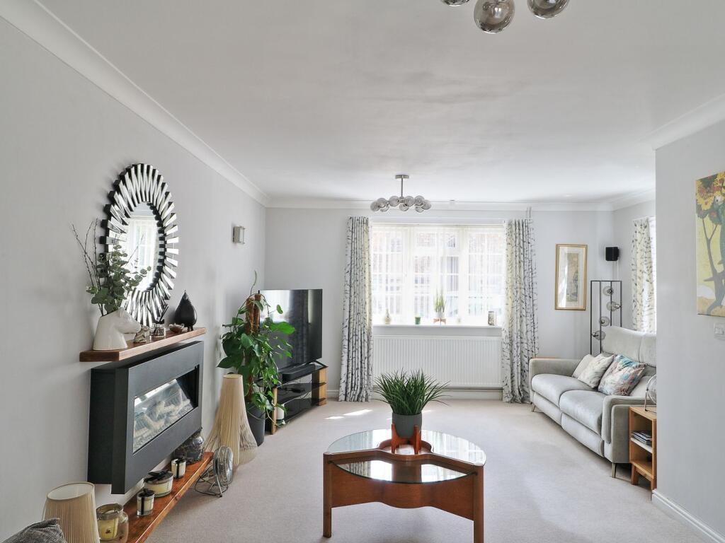House in St Neots, Eynesbury - View 2
