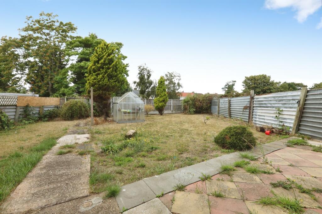 House in Doncaster, Hatfield - More
