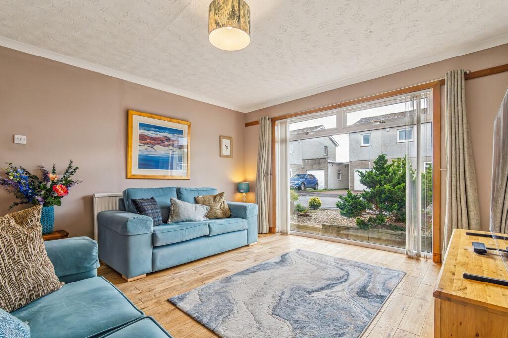 Mitchell Drive, Cardross, G82 photo 2