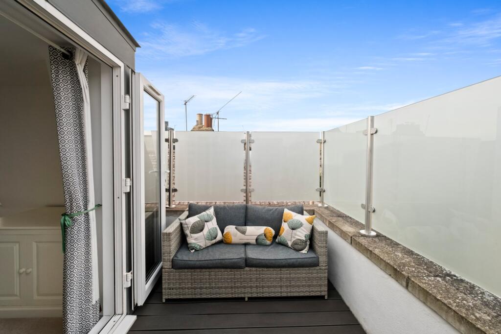 Apartment in London - View 4