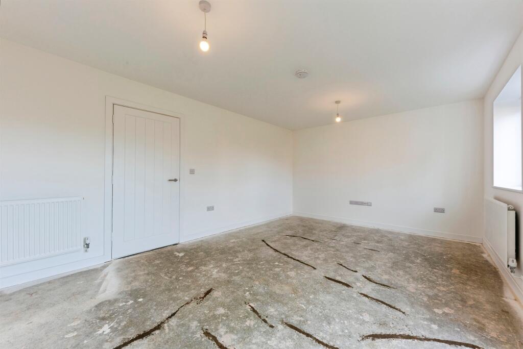 House in South Kesteven, Grantham - More