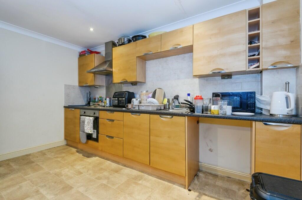 Apartment in Kirklees, West Yorkshire - View 4