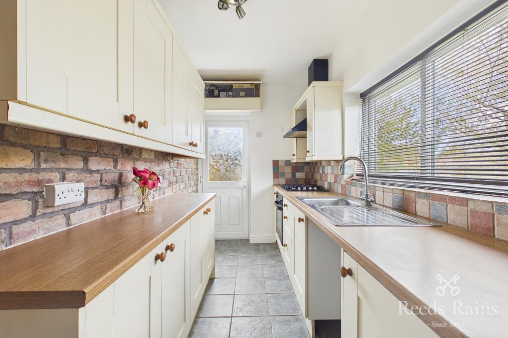 Towyn Road, Towyn, Conwy, LL22 photo 2