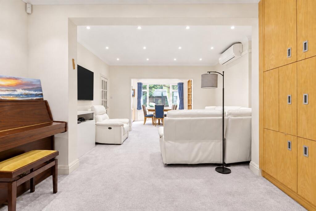 House in London - View 5