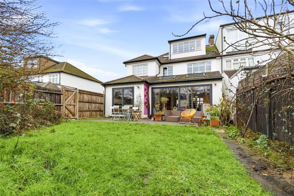 Craneford Way, Twickenham, TW2 photo 2