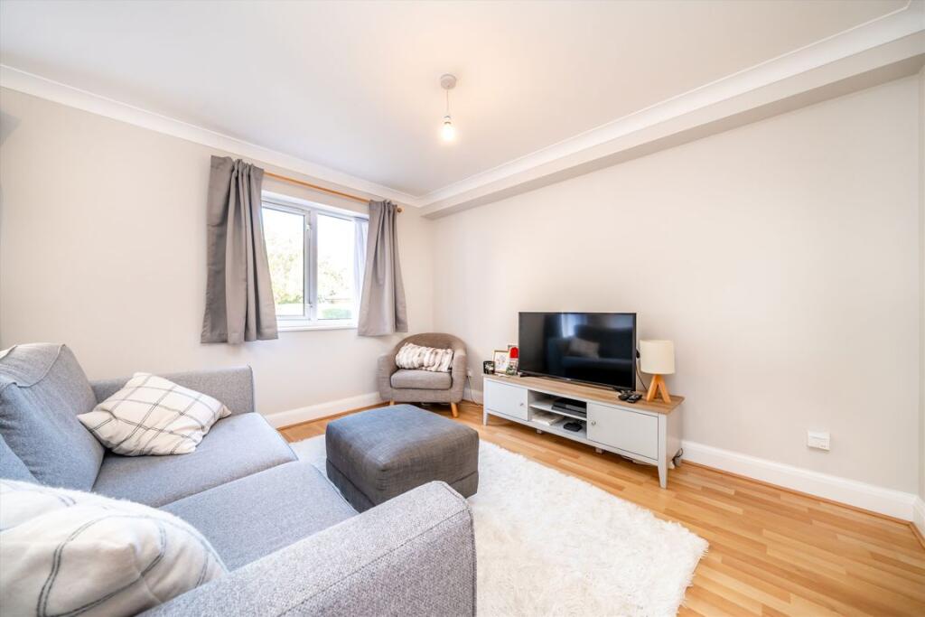 Apartment in Twickenham - View 5