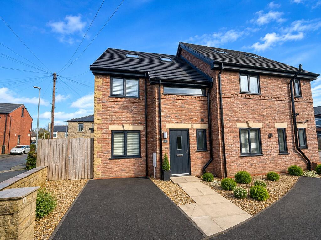 Main image of property: Moor House Fold, Milnrow, Rochdale, Greater Manchester, OL16