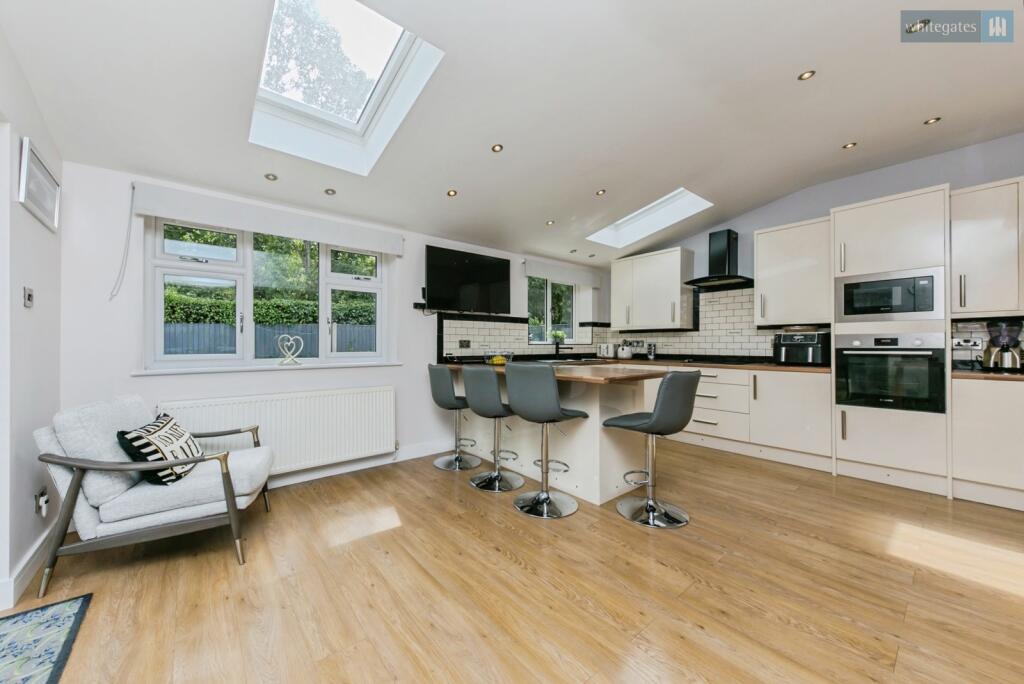 House in Bradfield Green, Leighton - View 3