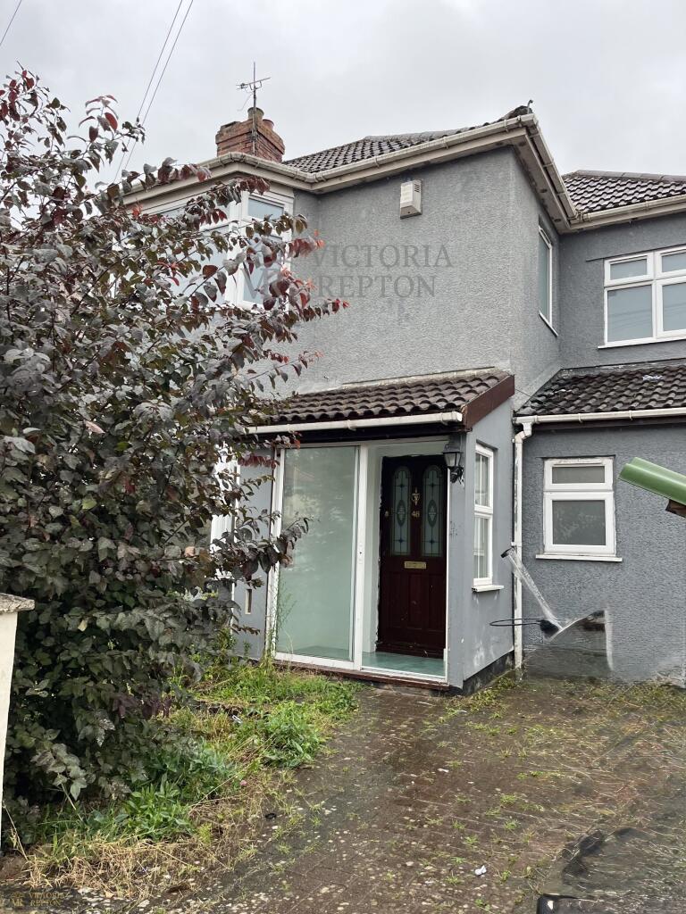 6 bedroom semi-detached house for rent