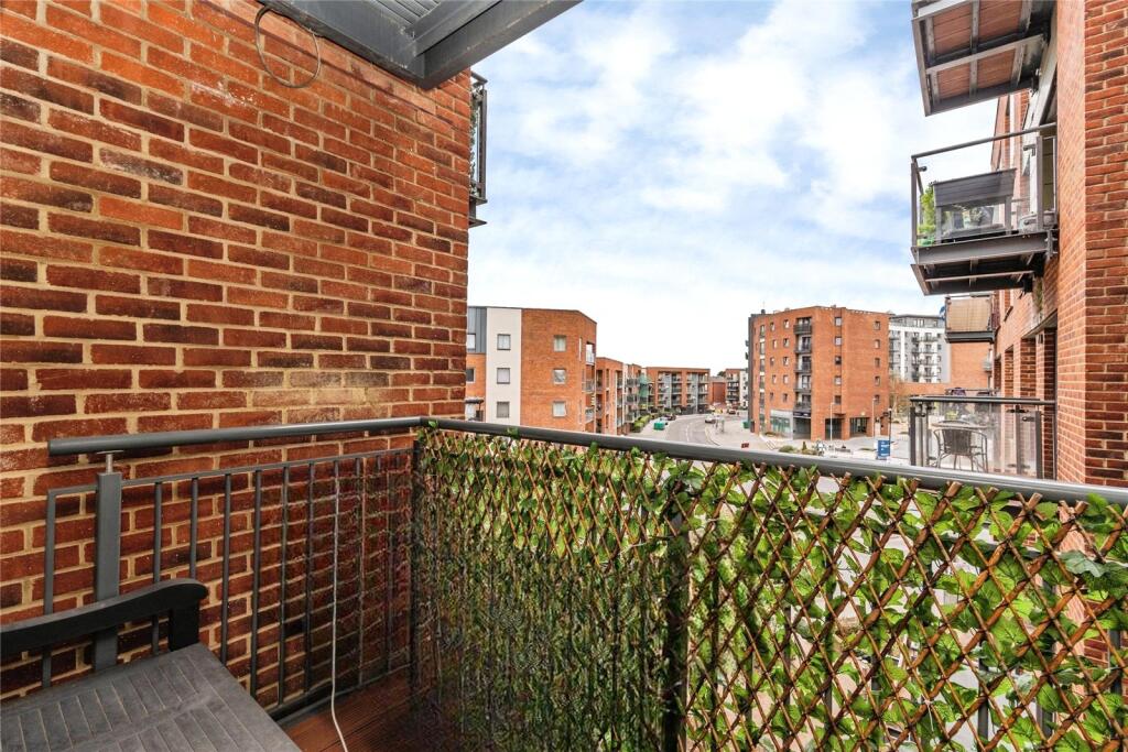 Apartment in Southampton - View 2
