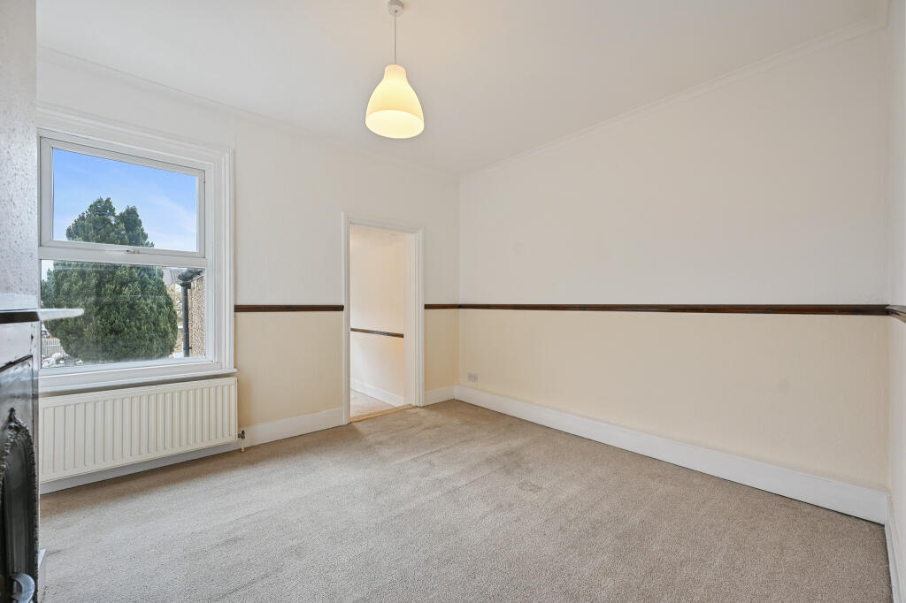House in Enfield - View 3