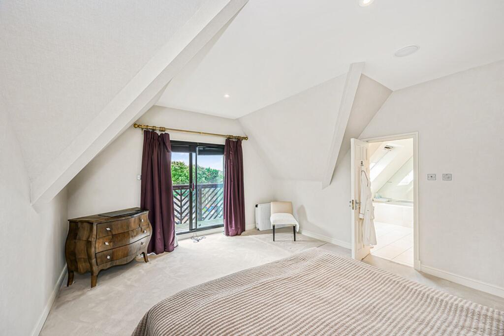 Howard Lodge, Boleyn Court, IG9 photo 4