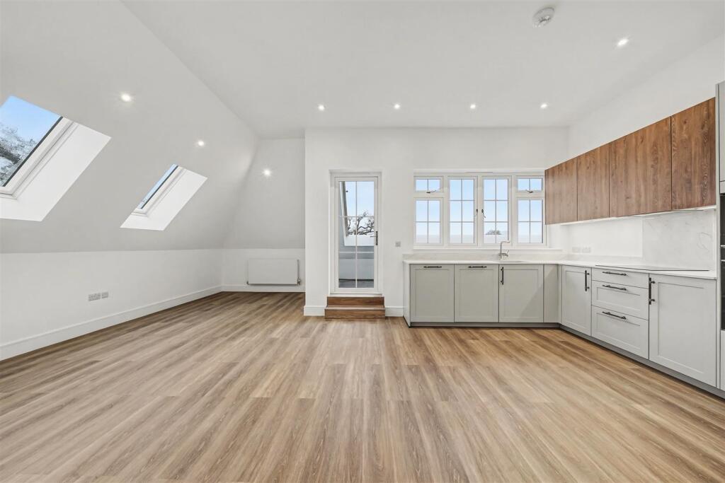 Main image of property: Caspian House, Chase Side, Southgate, N14