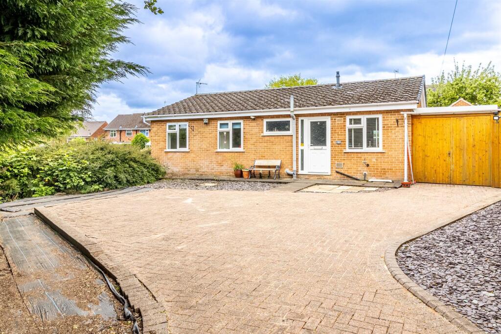 3-bed detached on Alton Close, Allestree, Derby, £380,000