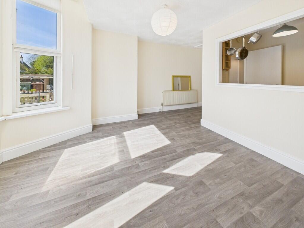 Apartment in Plymouth - View 2