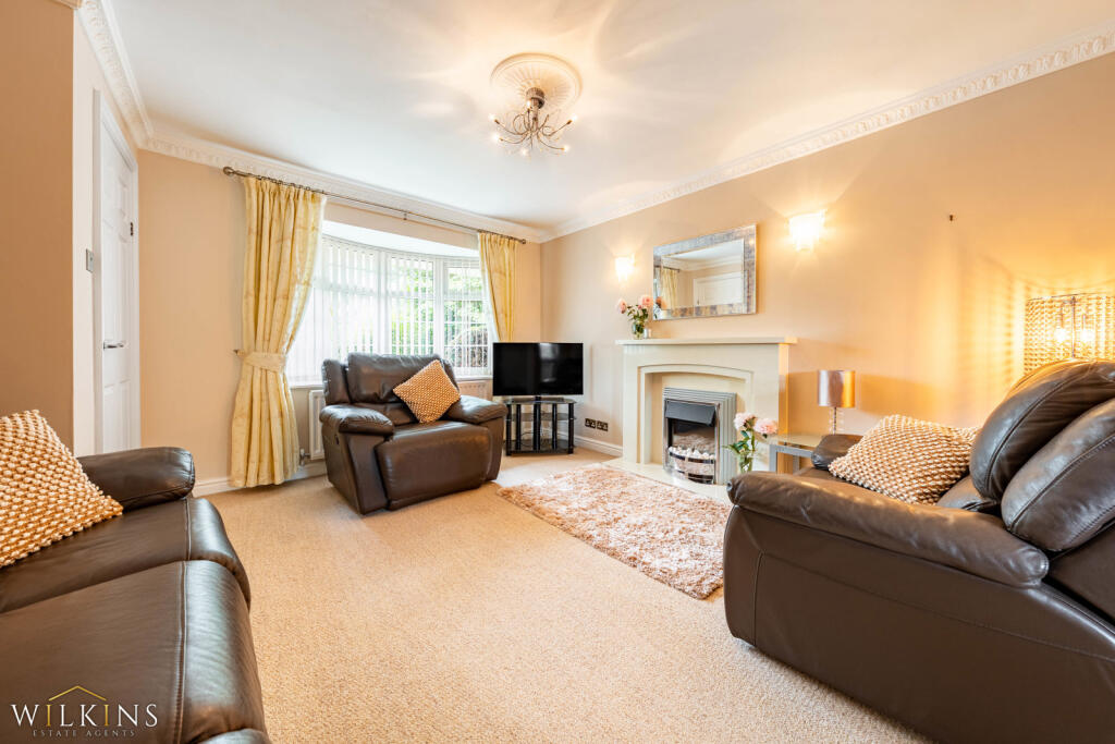 House in Nuneaton and Bedworth, Warwickshire - View 2