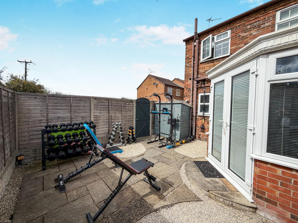 Apartment in West Lindsey, Nettleham CP - More