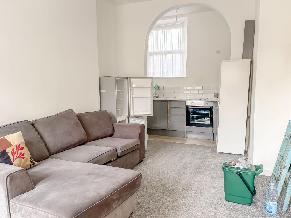 Flat 8, Brotherhood Hall, 2 Wooda Road, Launceston, Cornwall PL15 8BJ photo 2