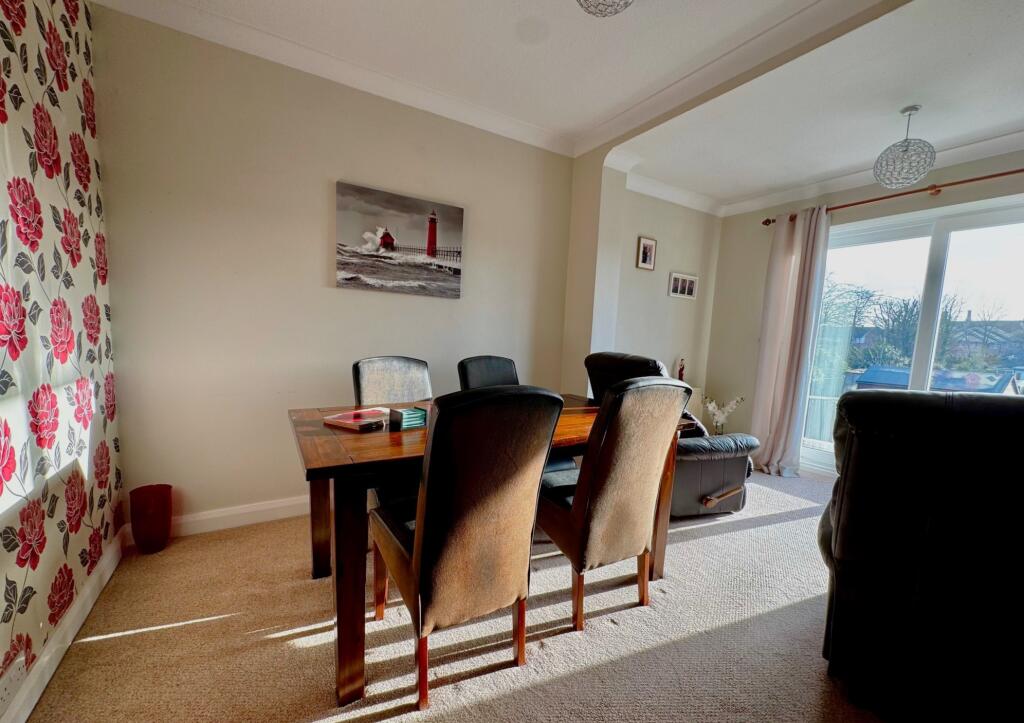 House in East Lindsey, Louth - More