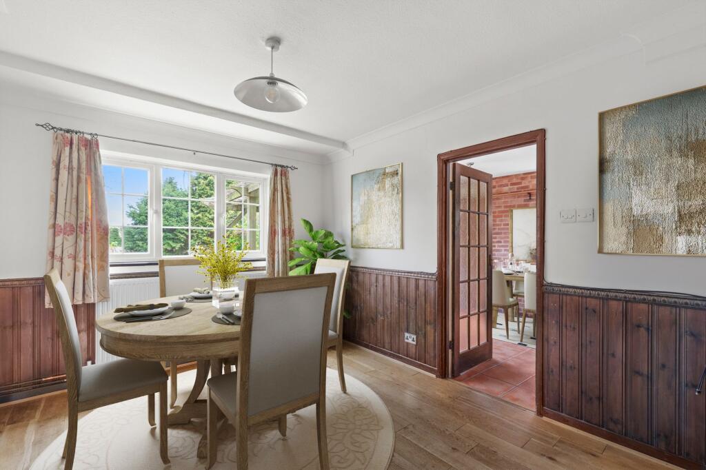 House in Flackwell Heath, Chepping Wycombe - View 4