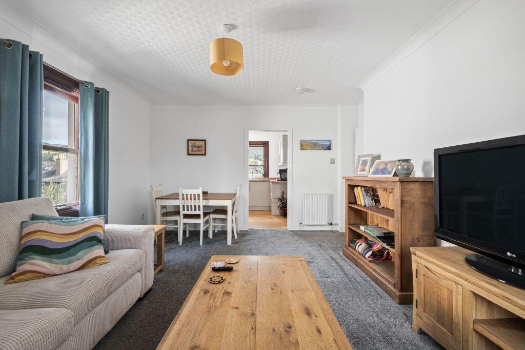 15 Connor Street, Peebles, EH45 8HD photo 4