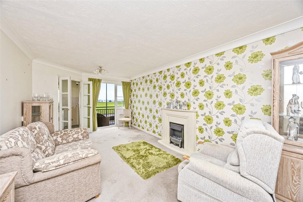 Brighton Road, Lancing, West Sussex, BN15 photo 2
