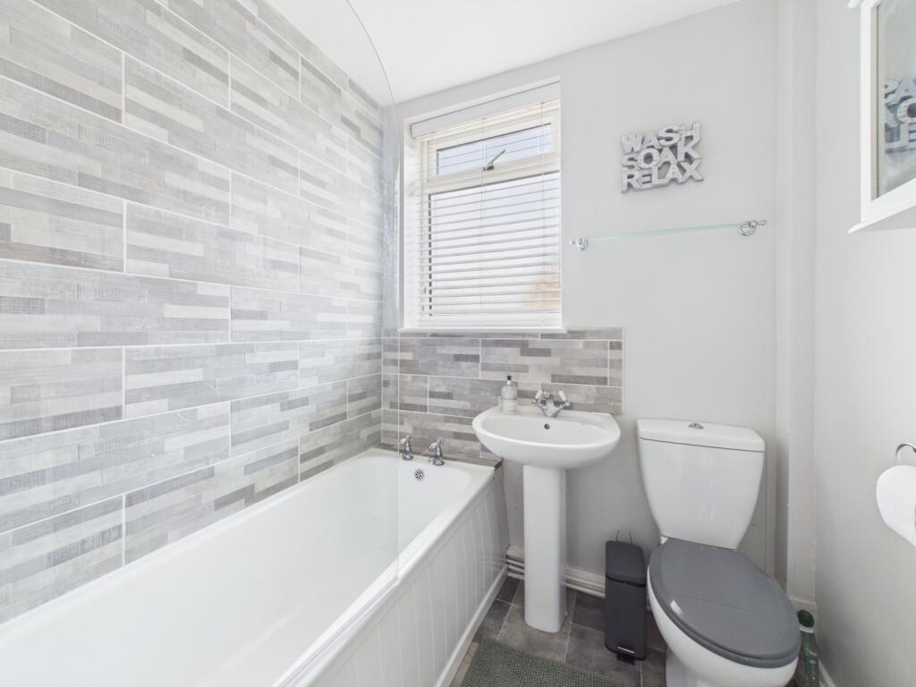Scott Green Crescent, Gildersome, Leeds, West Yorkshire, LS27 photo 5