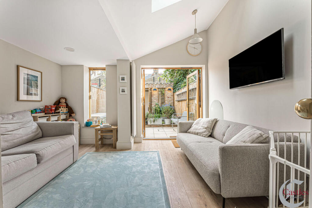 House in London - View 3