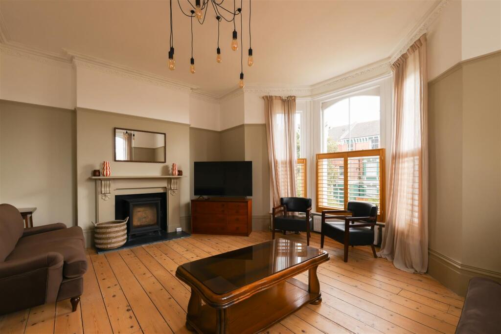 House in Hastings, Trinity Triangle, Bohemia - View 2