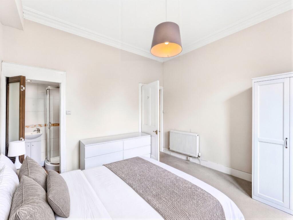 Apartment in Edinburgh - View 5